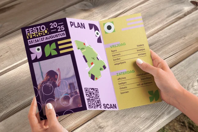 3-luik folder gedrukt als een festival plannetje