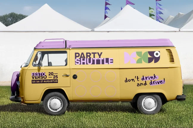 Van shuttelbus tot foodtruck, bij Zwartopwit bestickeren we jouw voortuig in de stijl van je event.