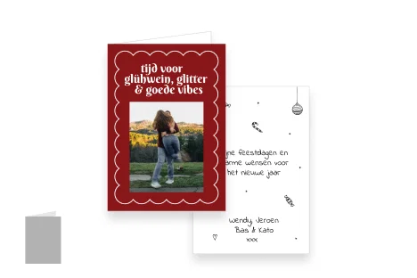 Gevouwen A6 staande kerstkaart met eigen foto.