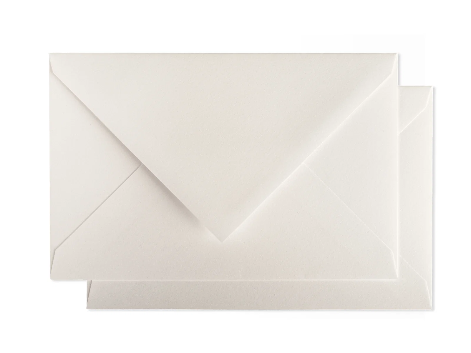 Envelop van Gmund Linnen Cream papier met gegomde sluiting.